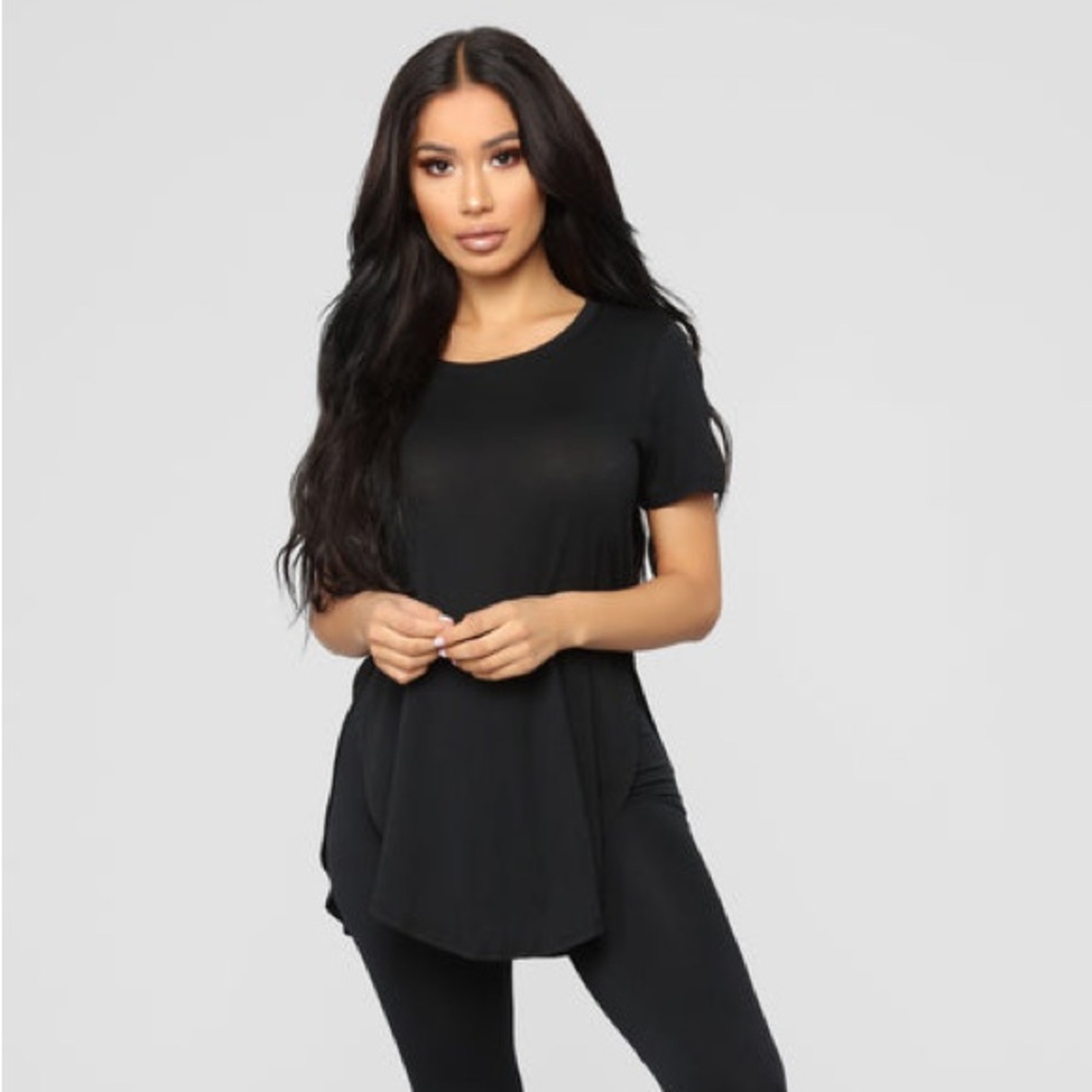 ~Black T-Shirt w/Rounded Hem & Side Slits-NWT~ - Picture 2 of 16